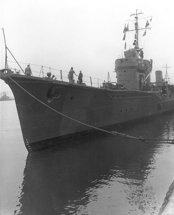Yukikaze unarmed at Tokyo, Japan, on display for representatives of the United States, United Kingdom, Russia, and China, 26 May 1947