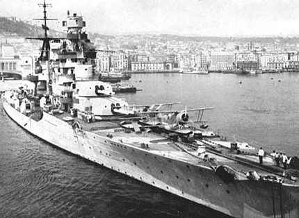 Heavy cruiser Zara in port, date unknown