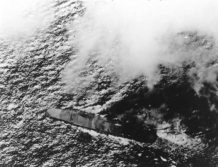 Zuikaku underway to Battle off Cape Engano, 25 Oct 1944