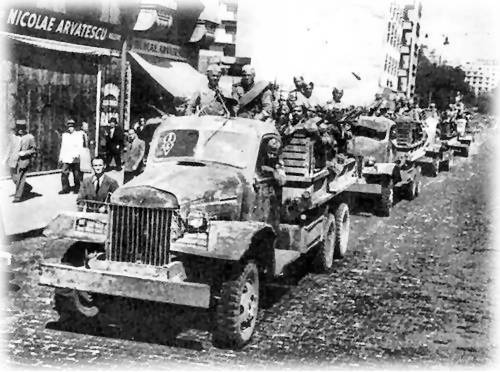 International Harvester M-5 2 1/2-ton 6x6 transport truck with the Red Army, built to the same specifications as the GMC CCKW but in much fewer numbers, date unknown, photo 1 of 3