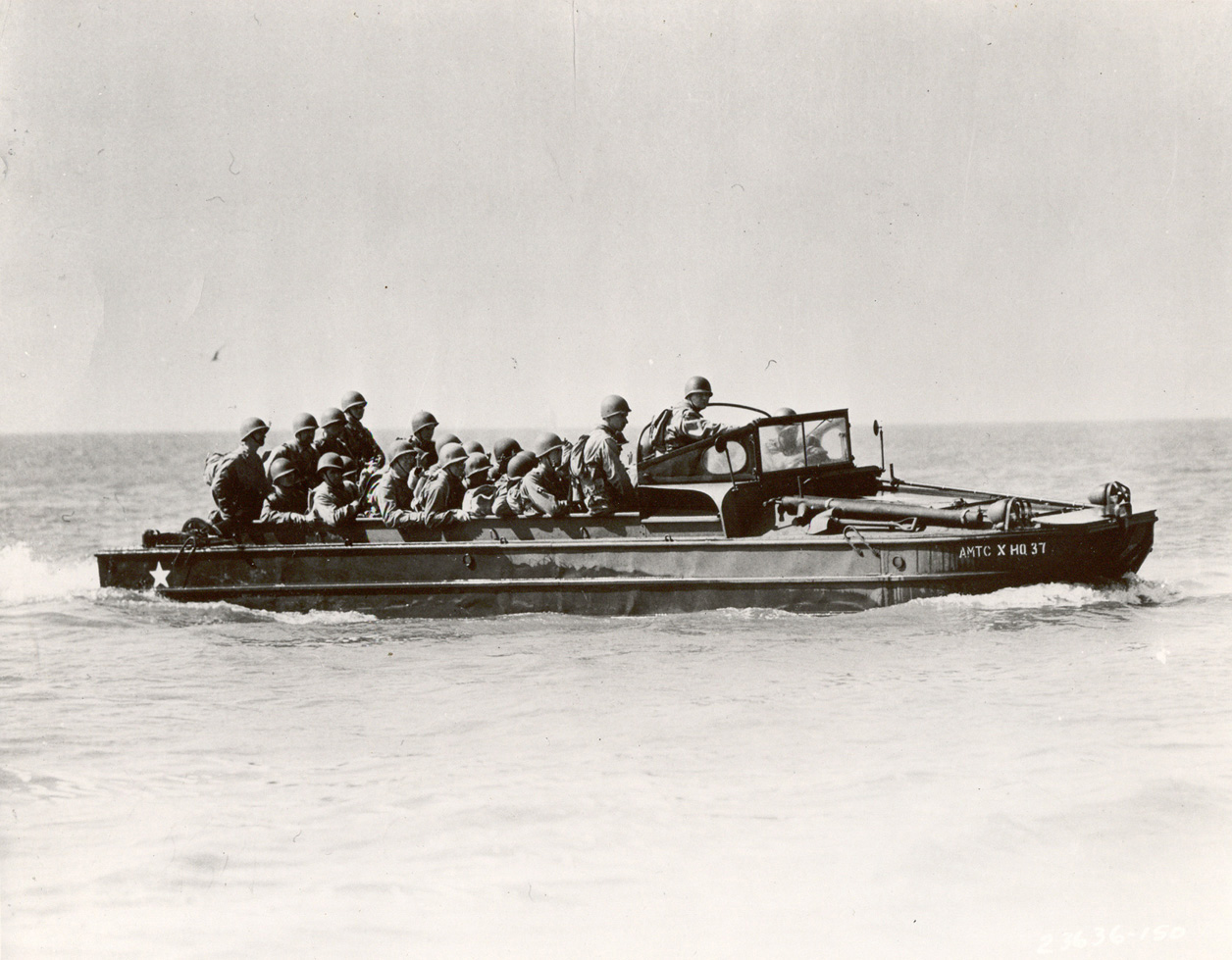 [Photo] Older DUKW of HQ Company of US Army Amphibious Training Center