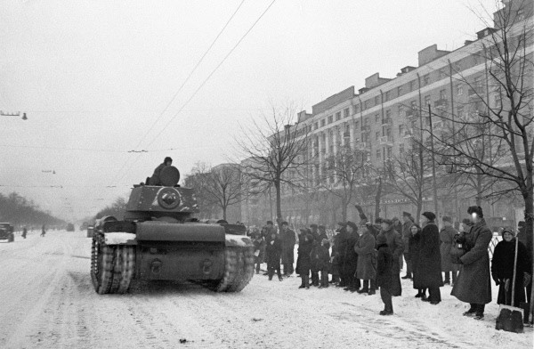 KV-1 tank on a street in Moscow, Russia, 7 Nov 1941