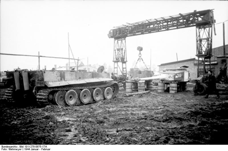 Repairing a Tiger I heavy tank, Russia, Jan-Feb 1944, photo 01 of 16