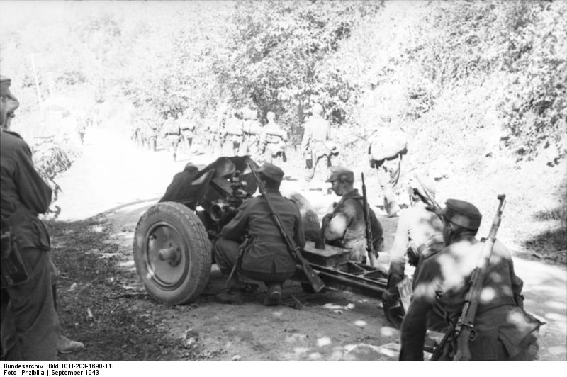 German soldiers with a 7.5 cm le.GebIG 18 mountain gun, Albania, Sep 1943