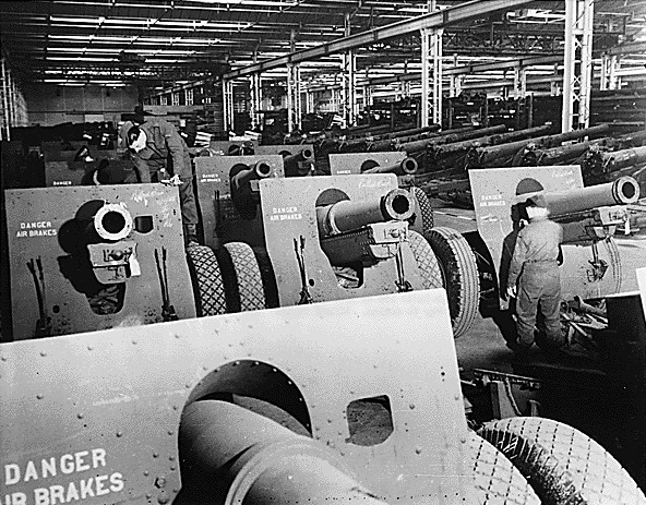 155 mm Howitzer Carriage M1918 guns being prepared for shipment to Britain, 1941