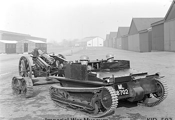 Carden-Loyd Mk VI Mortar Carrier with trailer and 3.7 inch QF Howitzer Mk I, circa 1929, photo 1 of 2